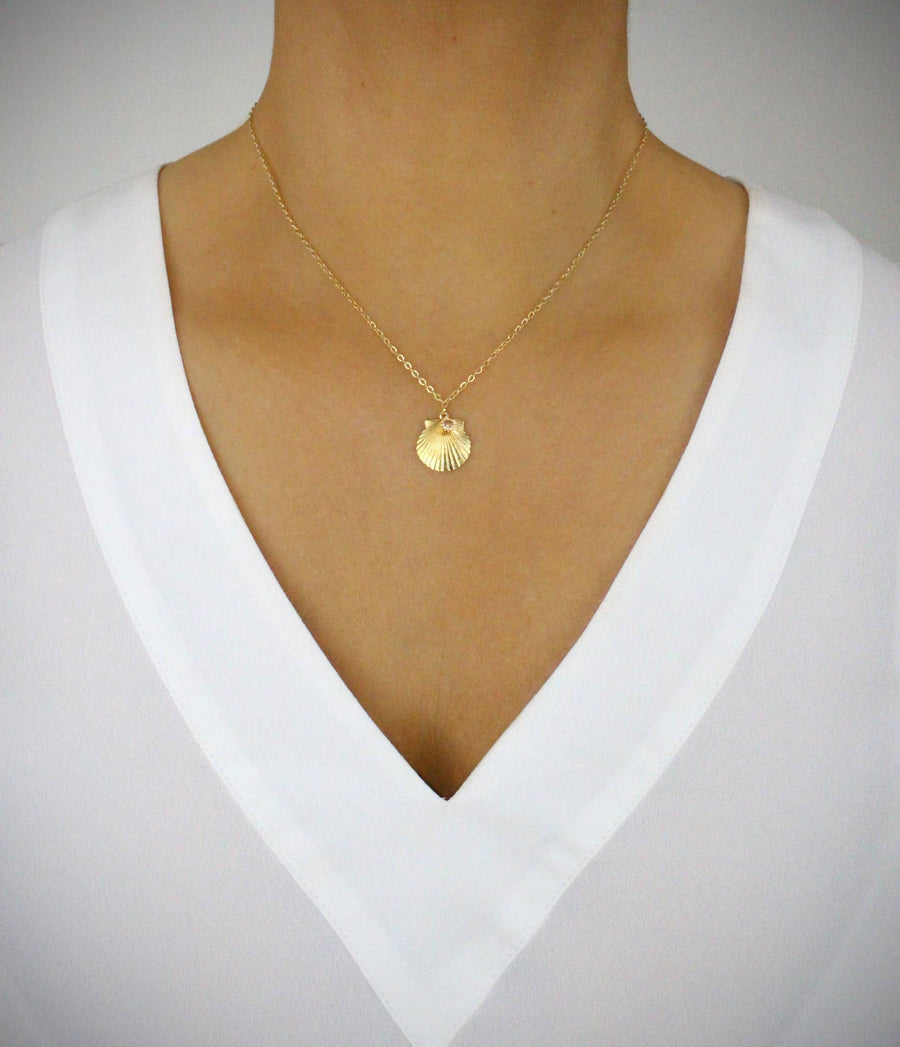 Short 18K Gold Plated Seashell Necklace with Crystal Charm